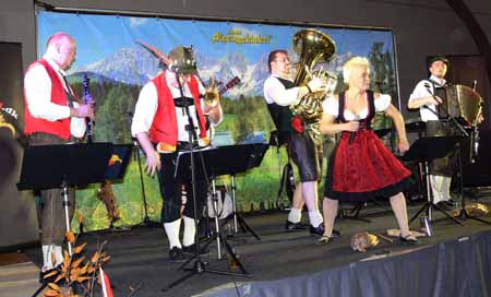 hERLUFMANGLE MIT tIROLER bAND!